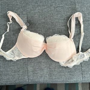 Lacy pale pink mesh covered bra 32D